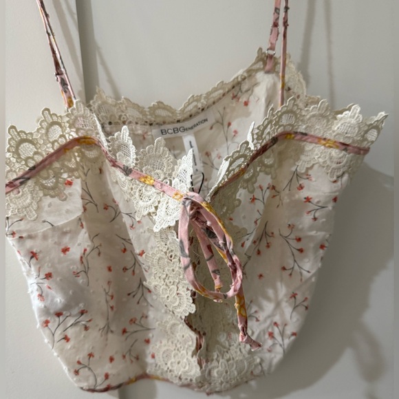 BCBG Generation | Cropped Blouse | Small - Picture 2 of 4